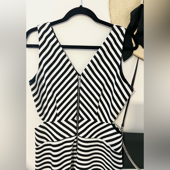 Michael Kors striped dress with cut outs - Picture 8 of 8